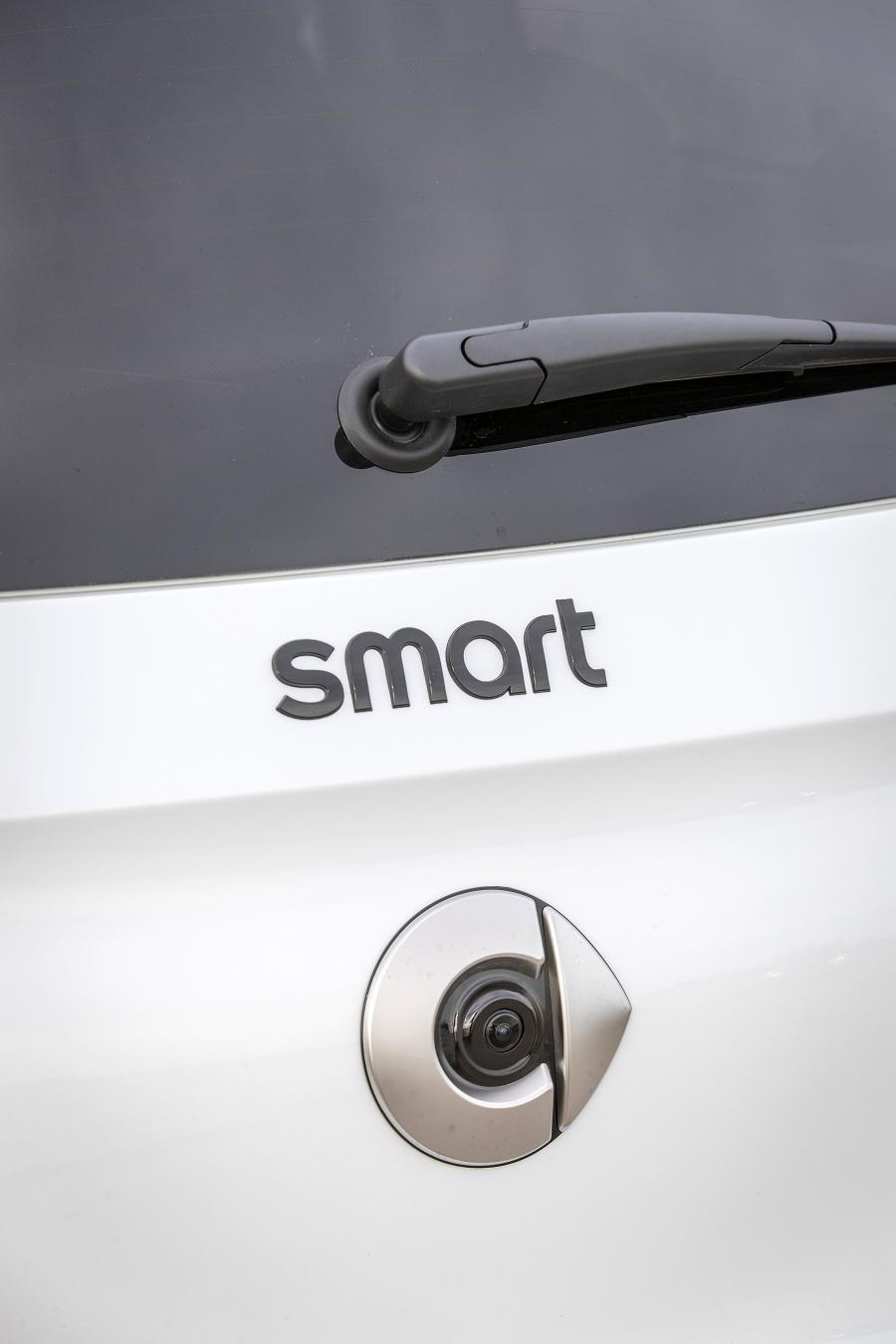 Логотип Smart EQ ForFour Edition One (W453) 2020 года  (WW) (фото 20 из 59)